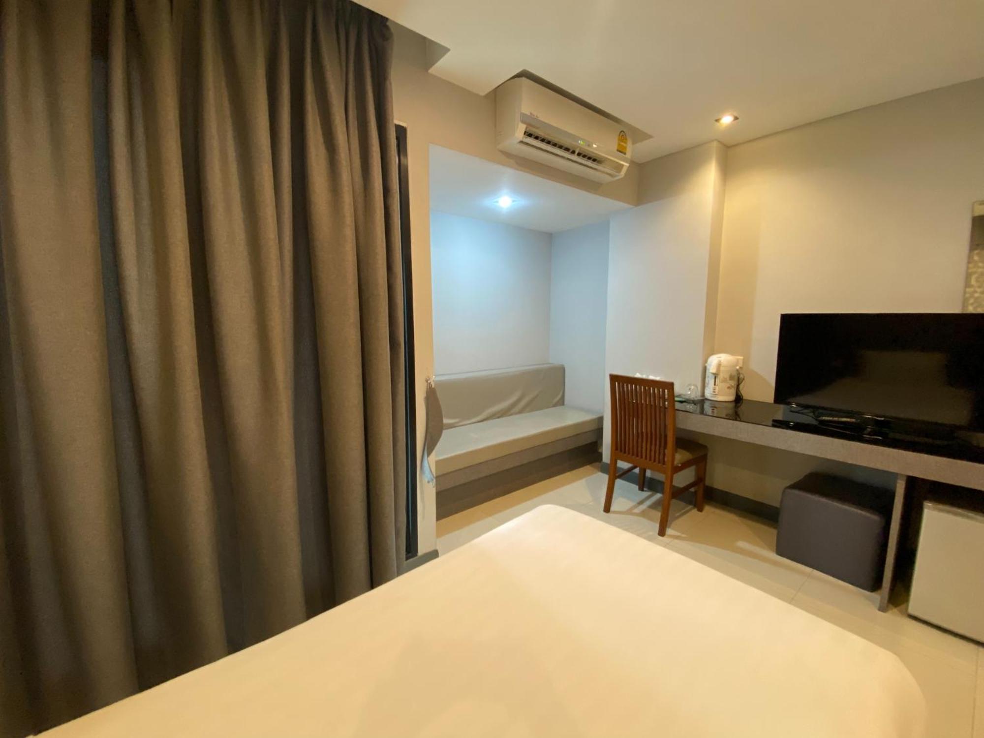 C Hotel Bangna Бангкок Экстерьер фото